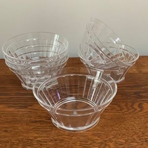 Set of 6 clear plastic bowls